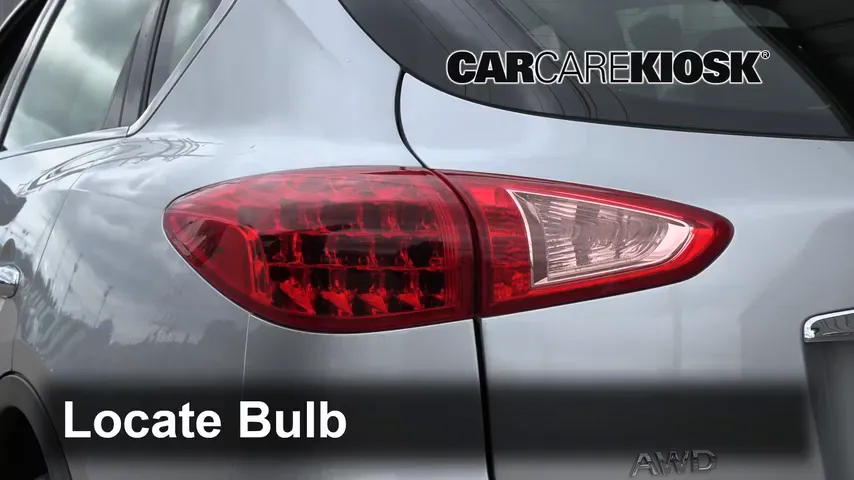 2017 Infiniti QX50 3.7L V6 Lights Reverse Light (replace bulb)
